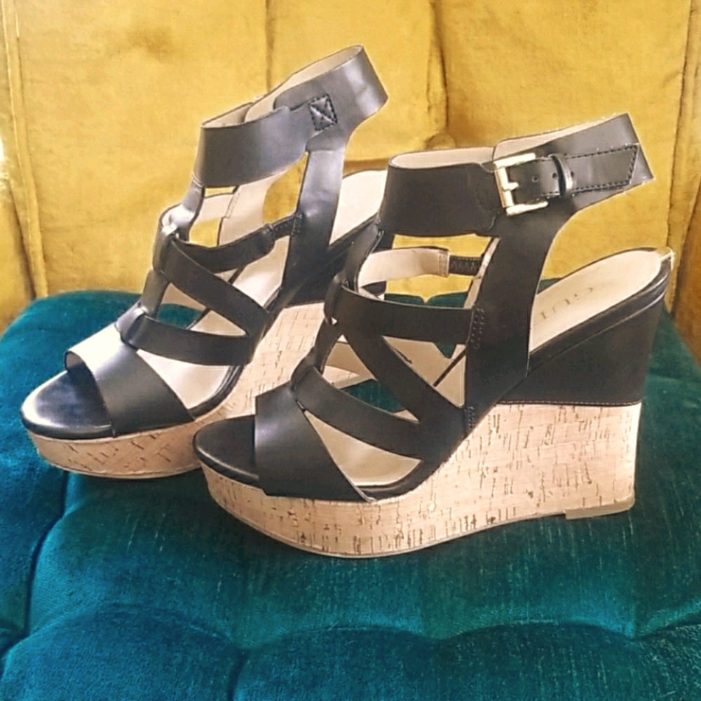 Guess wedges